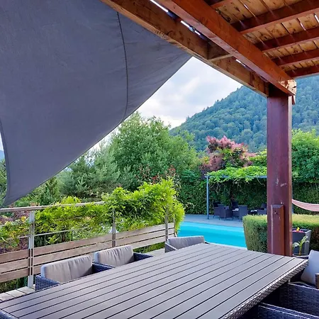 Castle View Terrace - Swimming Pool - Air Conditioning *