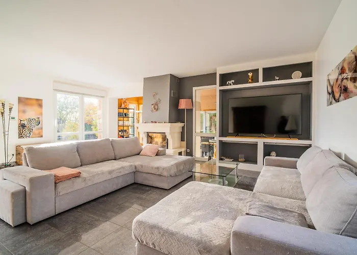 Castle View Terrace - Swimming Pool - Air Conditioning Villa